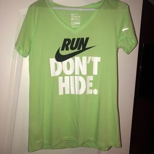 Green Nike athletic T-Shirt - L